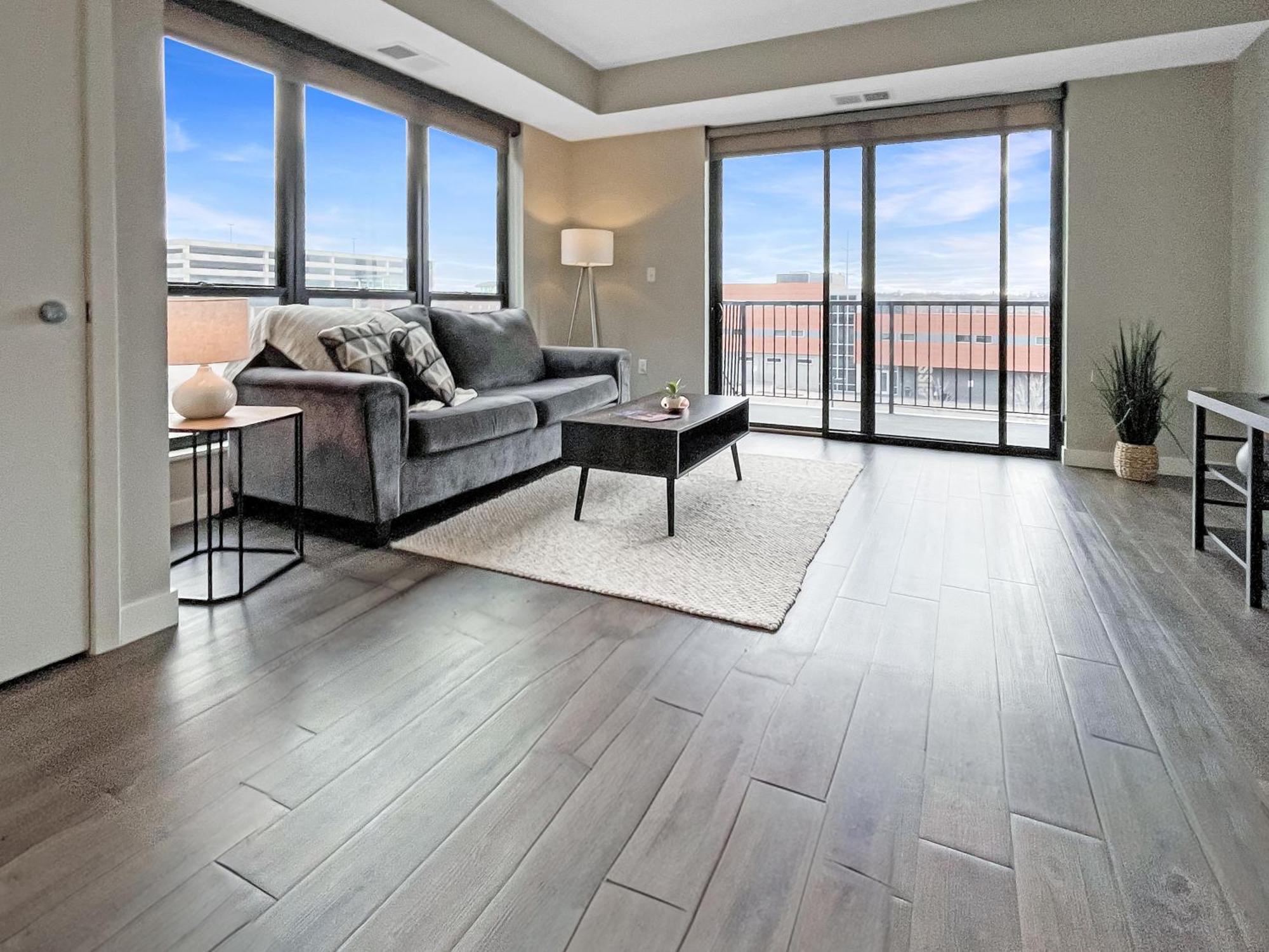 디모인 Large Downtown 2Br -Hot Tub-Downtown! 아파트 외부 사진
