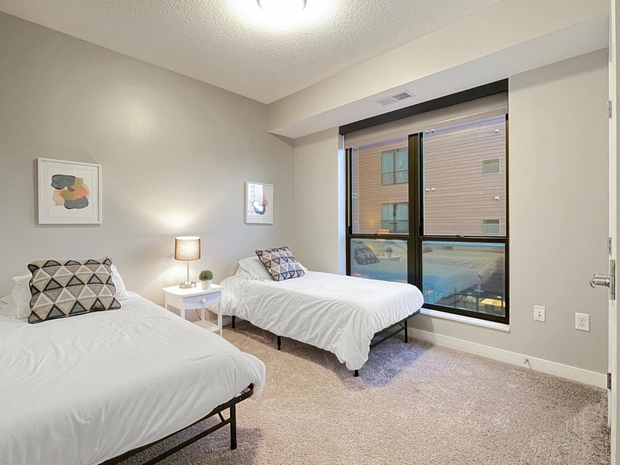 디모인 Large Downtown 2Br -Hot Tub-Downtown! 아파트 외부 사진