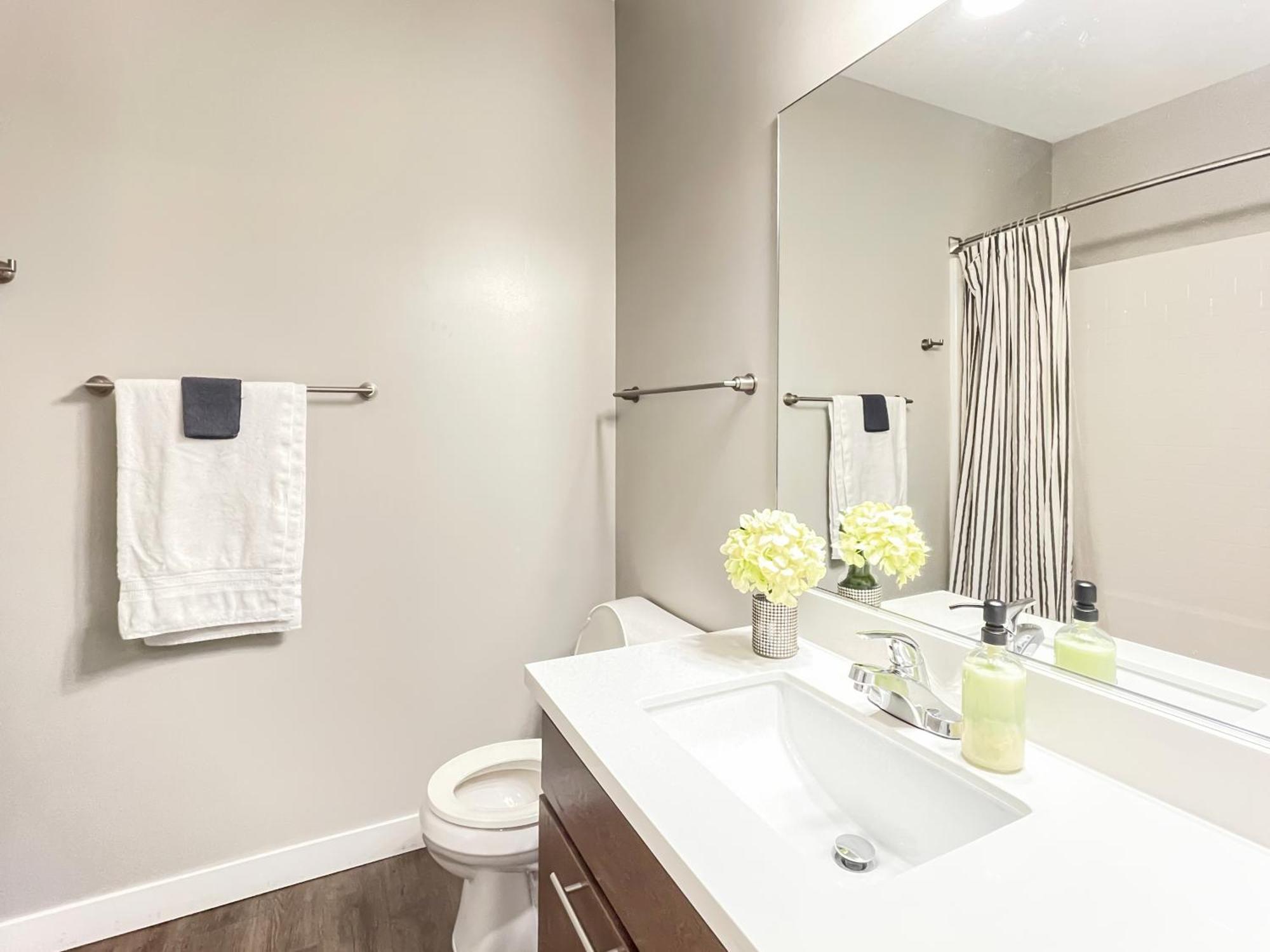 디모인 Large Downtown 2Br -Hot Tub-Downtown! 아파트 외부 사진